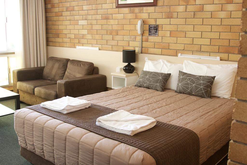 Buckaroo Motor Inn Warwick Esterno foto